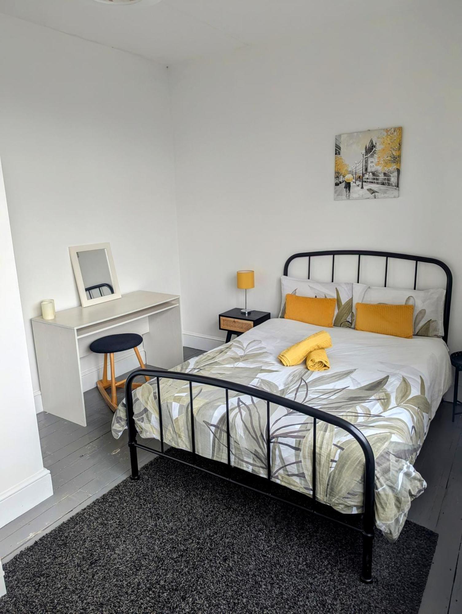 Contractor And Family Friendly Grade II Townhouse- 3 Bedrooms- Free Parking นอร์ริช ภายนอก รูปภาพ