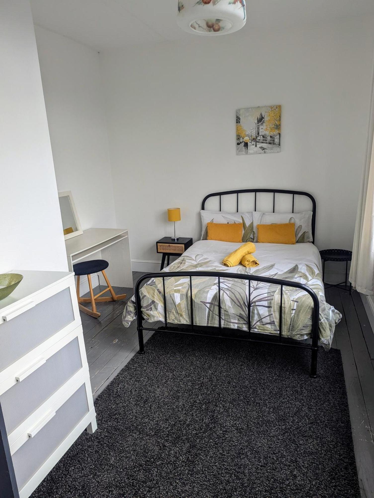 Contractor And Family Friendly Grade II Townhouse- 3 Bedrooms- Free Parking นอร์ริช ภายนอก รูปภาพ